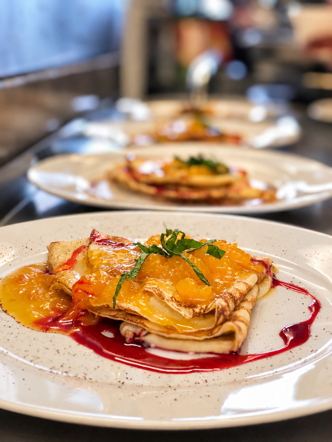 Frisch angerichtetes Essen aus unserer Gastronomie
