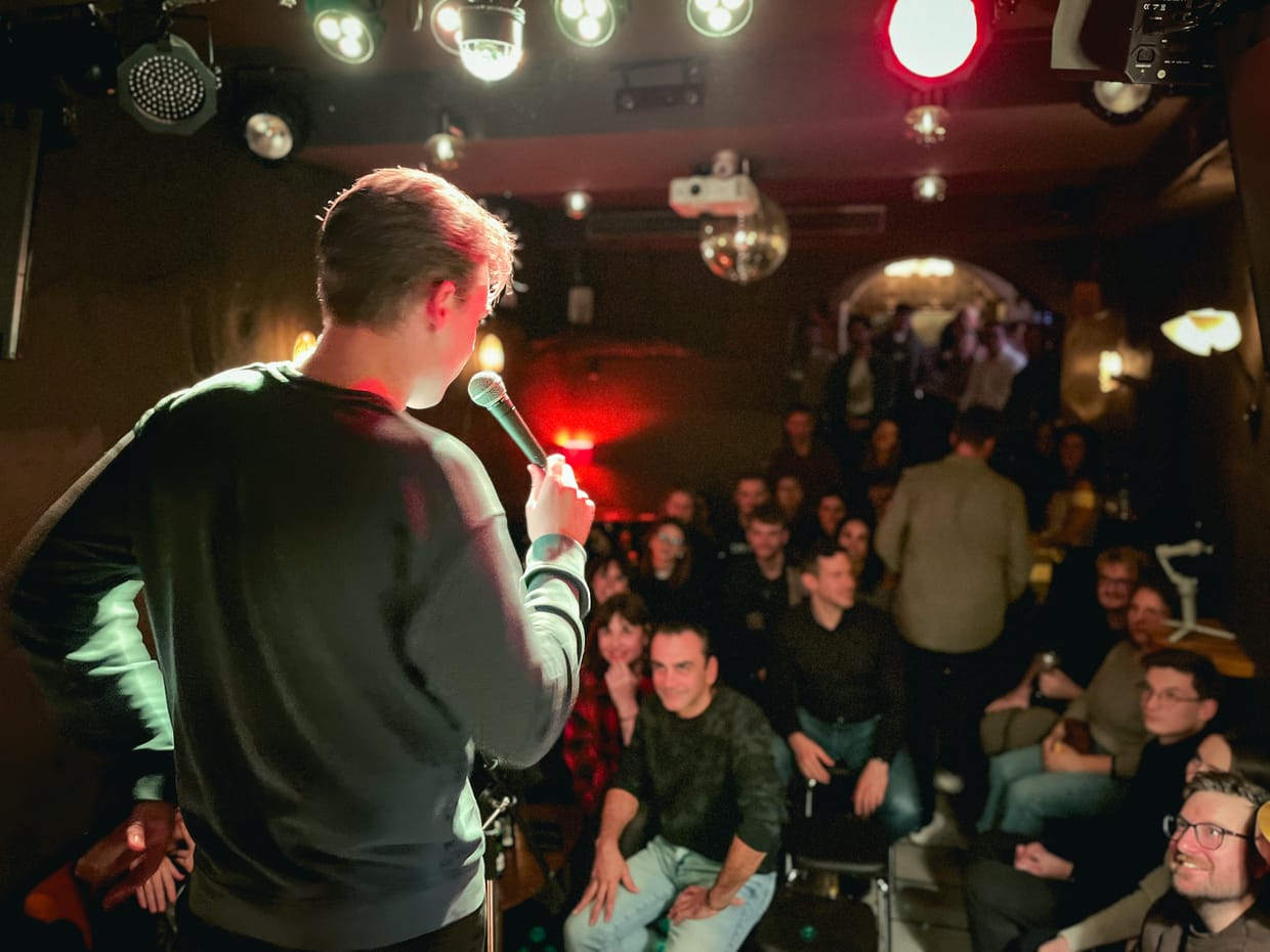Live-Comedy auf der Bühne der Comedy Werkstatt